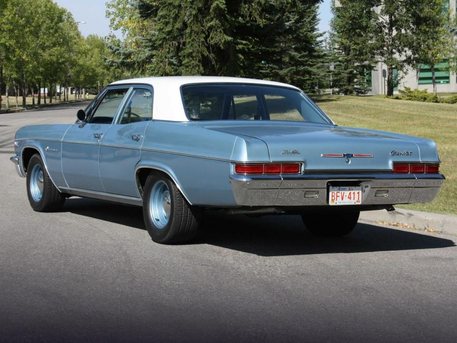  Chevrolet Impala Sedan 1966 года  (фото 2 из 2)
